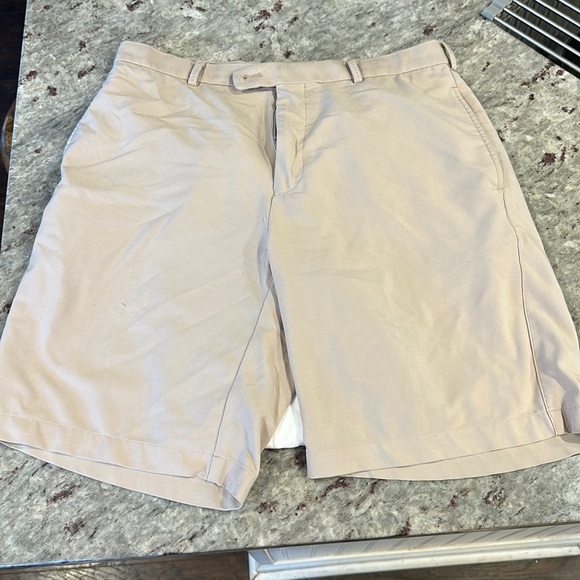 Peter Millar Other - Peter Millar khaki golf shorts size 32